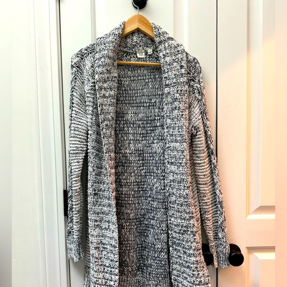 Gap marled navy and white cardigan, EUC, size M